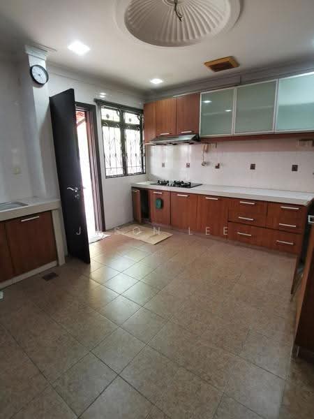 Semi-Detached House for Sale in Taman Yarl (Jalan Klang Lama (Old Klang Road)) - Jason Lee - Kitchen - PropertyGuru.com.my