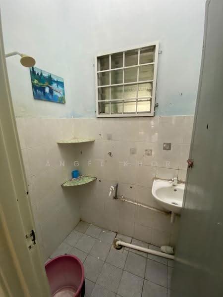 1-storey Terraced House for Rent in Klang (Selangor) - Angel Khor - Bathroom - PropertyGuru.com.my