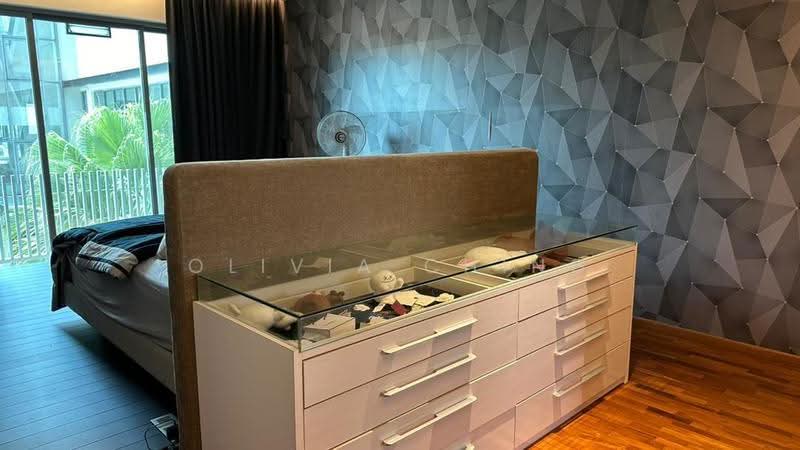 Pangsapuri untuk Dijual di Molek Pine 3 - Olivia Ching - Bedroom - PropertyGuru.com.my