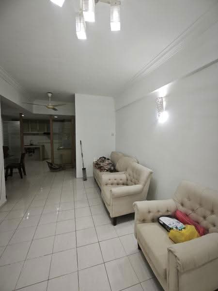 Kondominium untuk Disewa di Vista Millennium Condominium - Teh . - Living Room - PropertyGuru.com.my
