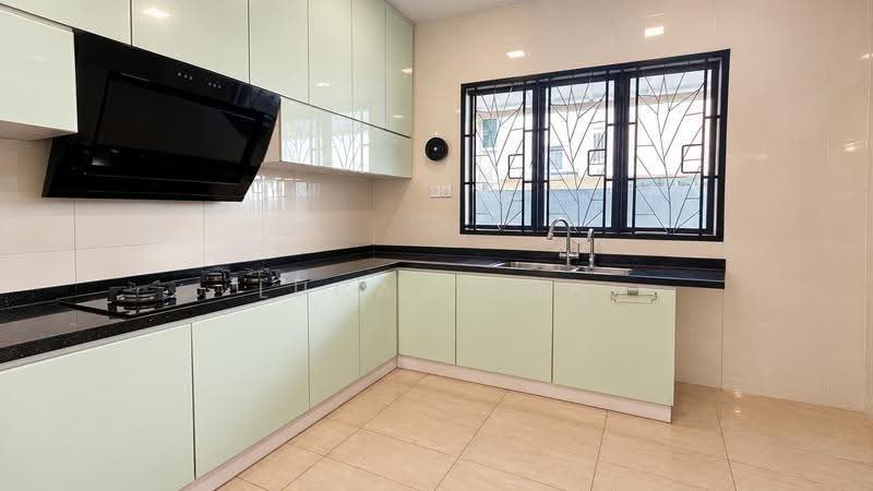 2-storey Terraced House for Sale in Bandar Kinrara Seksyen 9 (Bandar Kinrara) - Lucas Loh - Kitchen - PropertyGuru.com.my