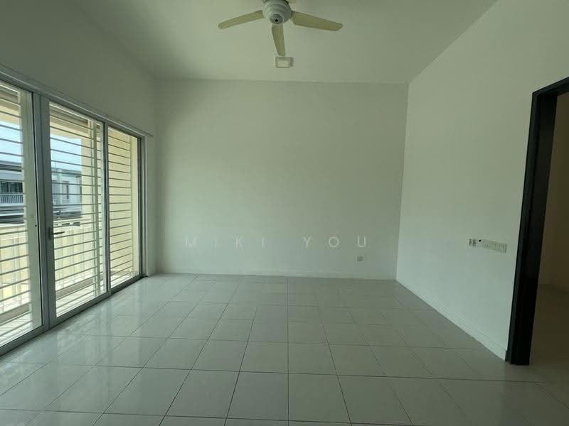 2-storey Terraced House for Sale in Bandar Saujana Putra (Tanjong Duabelas) - Miki You - Living Room - PropertyGuru.com.my