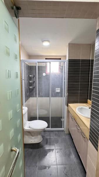 Condominium for Sale at Savanna Condominium - Yen Lim - Bathroom - PropertyGuru.com.my