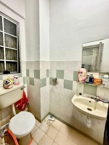 Apartment for Sale at Sri Impian Apartment - Ong Lih Shyan - Bathroom - PropertyGuru.com.my
