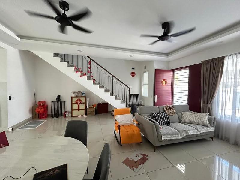 2-storey Terraced House for Sale in Bandar Rimbayu (Telok Panglima Garang) - Miki You - Living Room - PropertyGuru.com.my