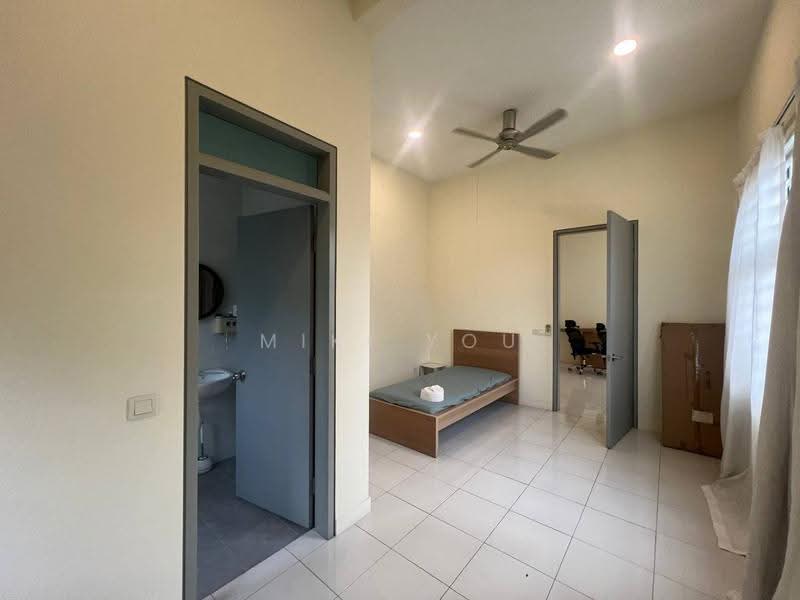 Rumah Teres 2-Tingkat untuk Dijual di Bandar Saujana Putra (Tanjong Duabelas) - Miki You - Bedroom - PropertyGuru.com.my