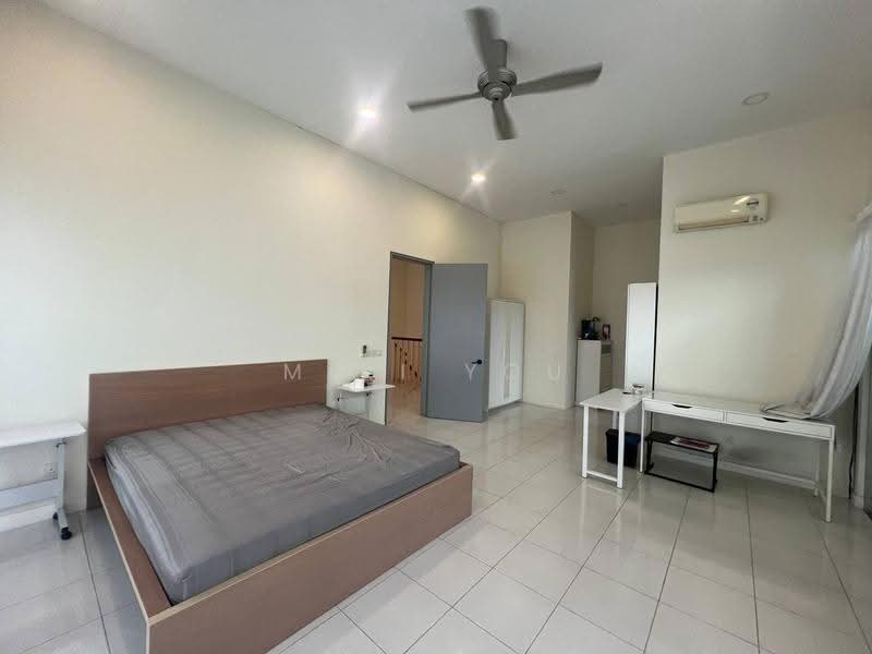 Rumah Teres 2-Tingkat untuk Dijual di Bandar Saujana Putra (Tanjong Duabelas) - Miki You - Bedroom - PropertyGuru.com.my