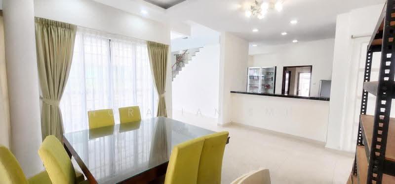 Rumah Banglo untuk Dijual di Bukit Mahkota (Bangi) - Norafian SMH - Dining Room - PropertyGuru.com.my
