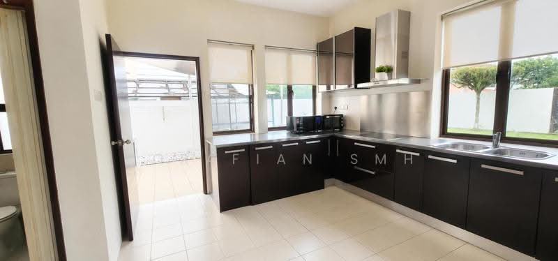 Rumah Banglo untuk Dijual di Bukit Mahkota (Bangi) - Norafian SMH - Kitchen - PropertyGuru.com.my