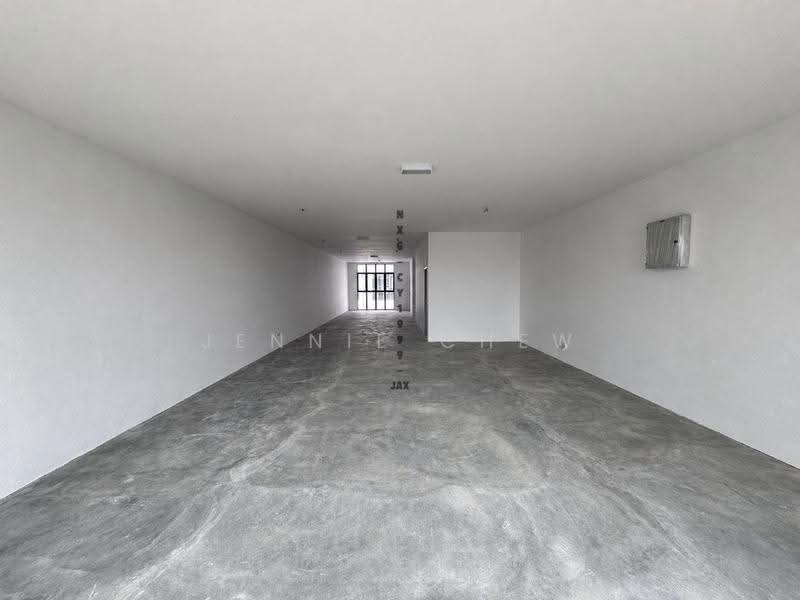 Shop / Office for Sale in Setia Alam (Selangor) - Jennie Chew - Corridor - PropertyGuru.com.my