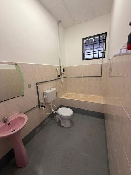2-storey Terraced House for Sale in Pontian (Johor) - Ah Liang - Bathroom - PropertyGuru.com.my