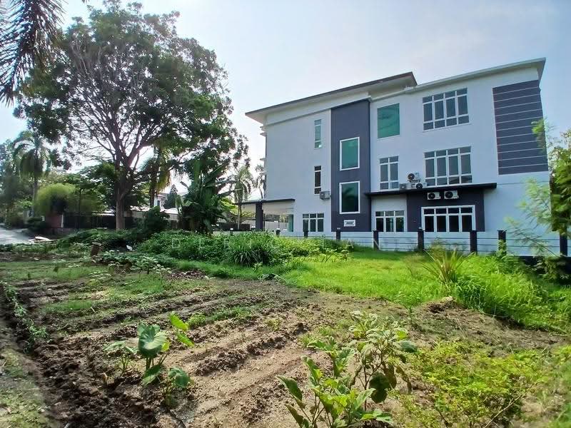 Residential Land for Sale in Taman Equine (Seri Kembangan) - Deric Tan - Exterior - PropertyGuru.com.my