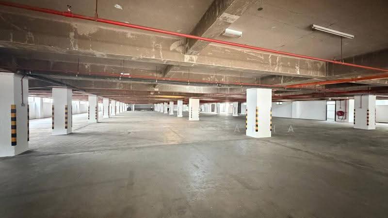Detached Factory for Rent in Bukit Jelutong (Shah Alam) - Arif Mustapha - Car Park - PropertyGuru.com.my
