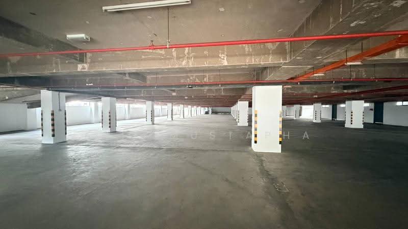 Detached Factory for Rent in Bukit Jelutong (Shah Alam) - Arif Mustapha - Car Park - PropertyGuru.com.my
