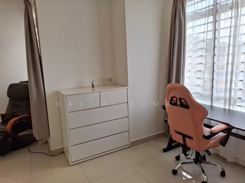 Rumah Teres 3-Tingkat untuk Disewa di Bandar Putra Permai (Seri Kembangan) - Hakimi Akmal - Study - PropertyGuru.com.my