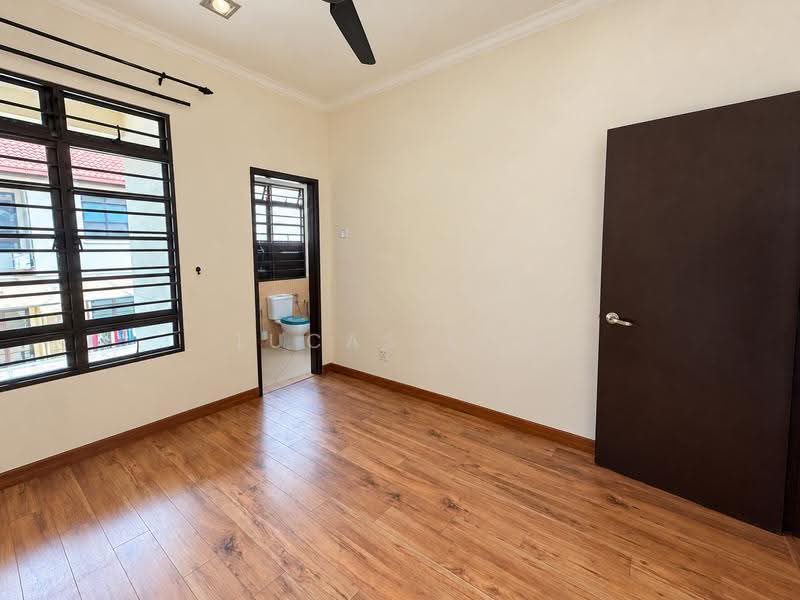 Rumah Teres 2-Tingkat untuk Dijual di Bandar Kinrara Seksyen 5 (Bandar Kinrara) - Lucas Loh - Bathroom - PropertyGuru.com.my