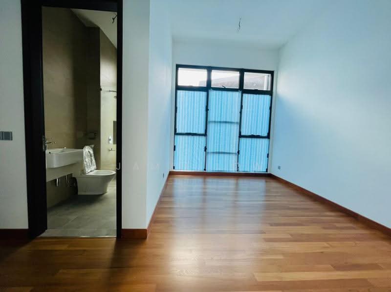 Bungalow House for Sale in Setia Eco Gardens (Gelang Patah) - Jamie Low - Bathroom - PropertyGuru.com.my