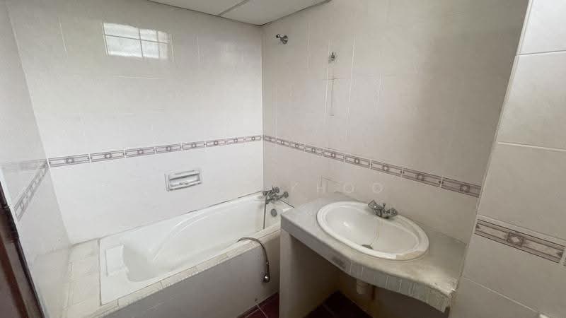 Condominium for Sale at Villa Ria - Gary Khoo - Bathroom - PropertyGuru.com.my