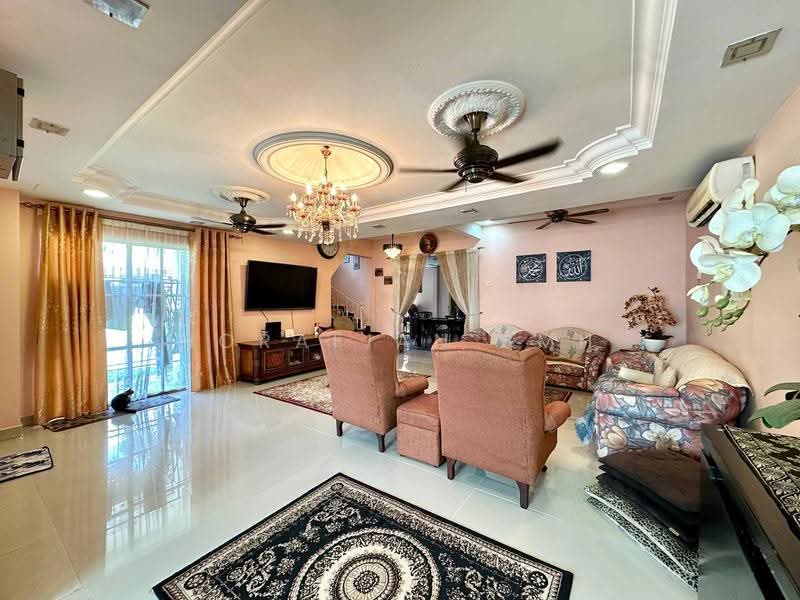 2-storey Terraced House for Sale in Bandar Putra Permai (Seri Kembangan) - Norafian SMH - Living Room - PropertyGuru.com.my