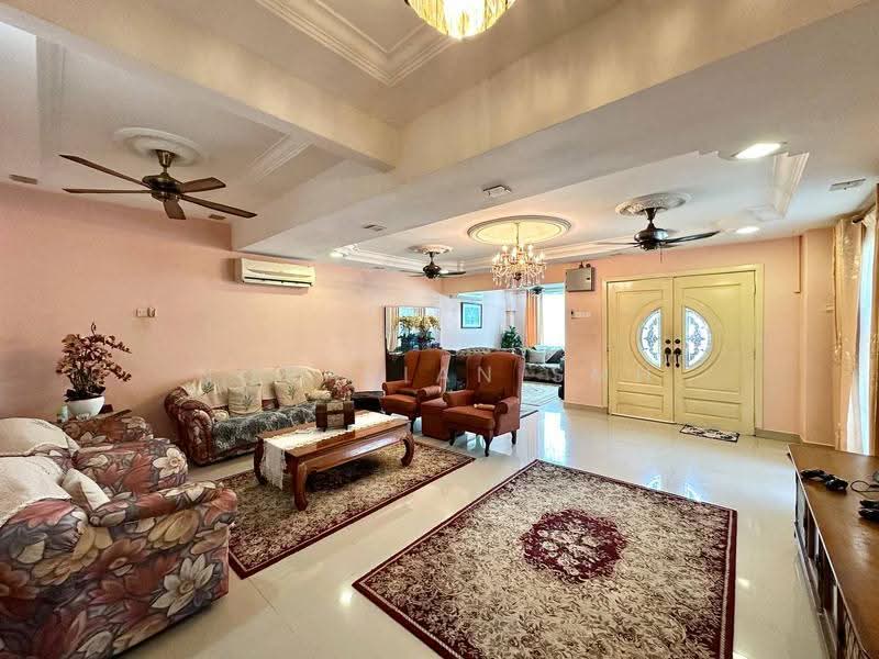 2-storey Terraced House for Sale in Bandar Putra Permai (Seri Kembangan) - Norafian SMH - Living Room - PropertyGuru.com.my