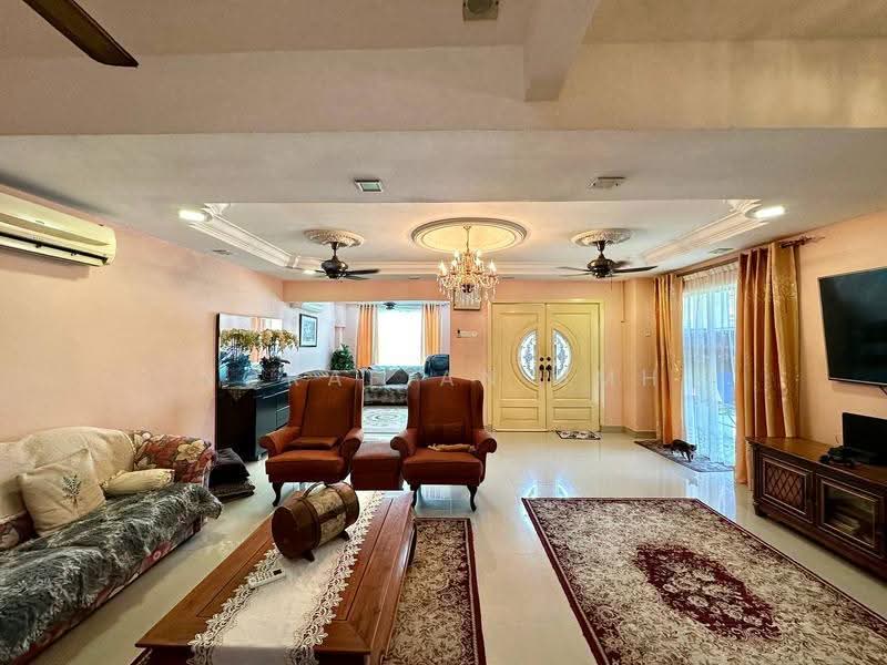 2-storey Terraced House for Sale in Bandar Putra Permai (Seri Kembangan) - Norafian SMH - Living Room - PropertyGuru.com.my