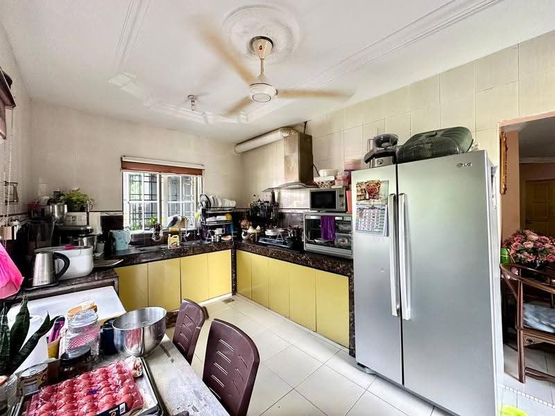 2-storey Terraced House for Sale in Bandar Putra Permai (Seri Kembangan) - Norafian SMH - Kitchen - PropertyGuru.com.my