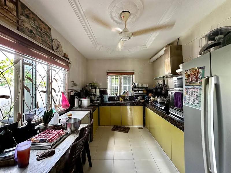 2-storey Terraced House for Sale in Bandar Putra Permai (Seri Kembangan) - Norafian SMH - Kitchen - PropertyGuru.com.my