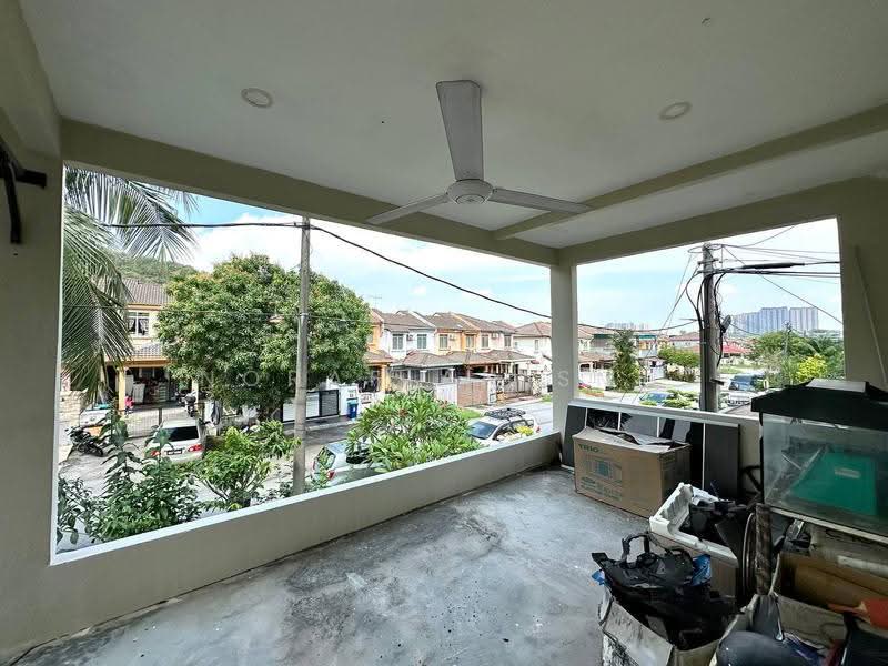 2-storey Terraced House for Sale in Bandar Putra Permai (Seri Kembangan) - Norafian SMH - Balcony - PropertyGuru.com.my