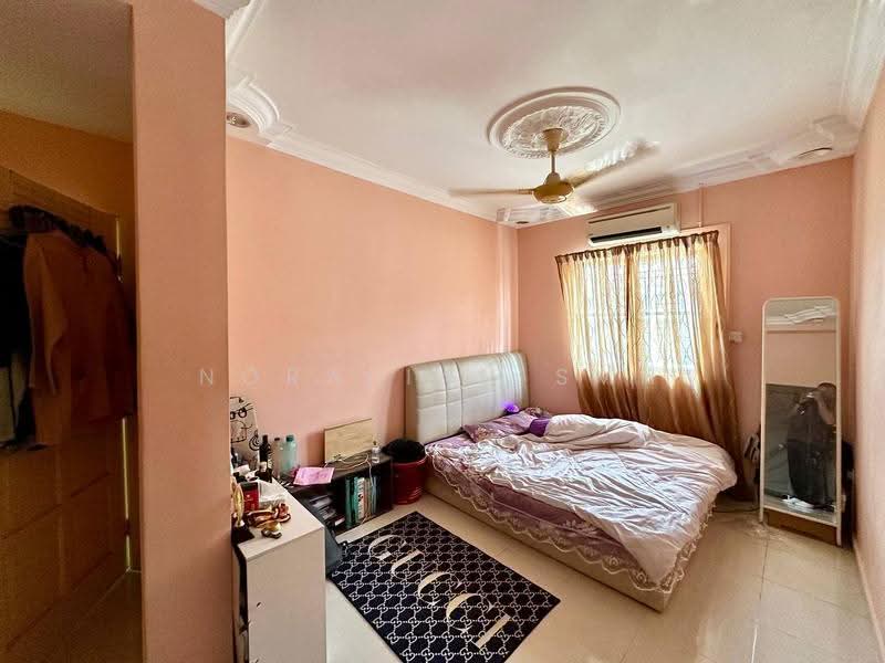 2-storey Terraced House for Sale in Bandar Putra Permai (Seri Kembangan) - Norafian SMH - Bedroom - PropertyGuru.com.my