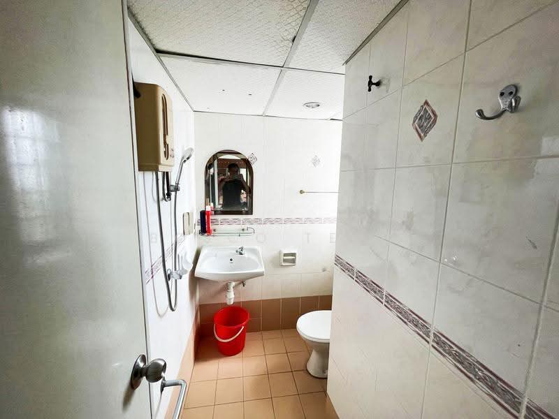 Condominium for Rent at E-Park Condominium - Bosco Teoh - Bathroom - PropertyGuru.com.my