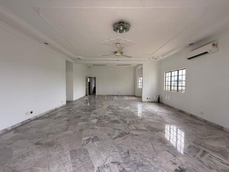 Bungalow House for Sale in Bandar Country Homes (Rawang) - Norafian SMH - Living Room - PropertyGuru.com.my