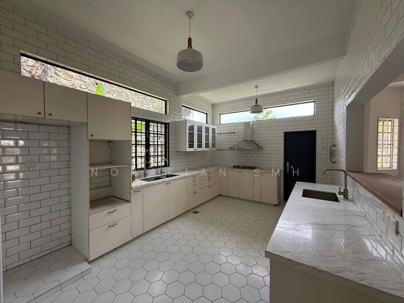 Bungalow House for Sale in Bandar Country Homes (Rawang) - Norafian SMH - Kitchen - PropertyGuru.com.my
