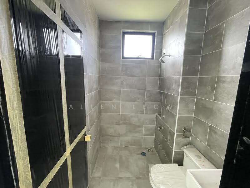 Rumah Kluster untuk Dijual di Iskandar Puteri (Nusajaya) (Johor) - Allen Leow - Bathroom - PropertyGuru.com.my