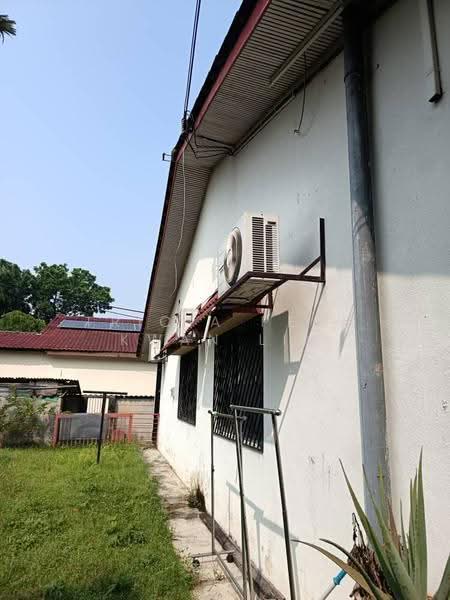 Rumah Teres 1-Tingkat untuk Dijual di Taman Mayang (Petaling Jaya) - Tricia Peck Kwan Lim - Exterior - PropertyGuru.com.my