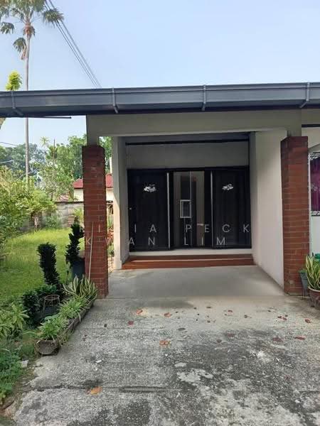 Rumah Teres 1-Tingkat untuk Dijual di Taman Mayang (Petaling Jaya) - Tricia Peck Kwan Lim - Exterior - PropertyGuru.com.my