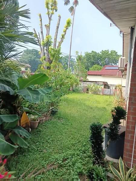 Rumah Teres 1-Tingkat untuk Dijual di Taman Mayang (Petaling Jaya) - Tricia Peck Kwan Lim - Garden - PropertyGuru.com.my