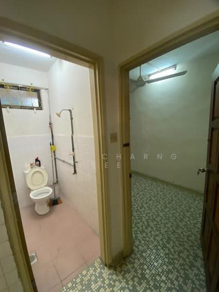 Rumah Teres 2-Tingkat untuk Disewa di Johor Bahru (Johor) - Hong Charng Lee - Bathroom - PropertyGuru.com.my