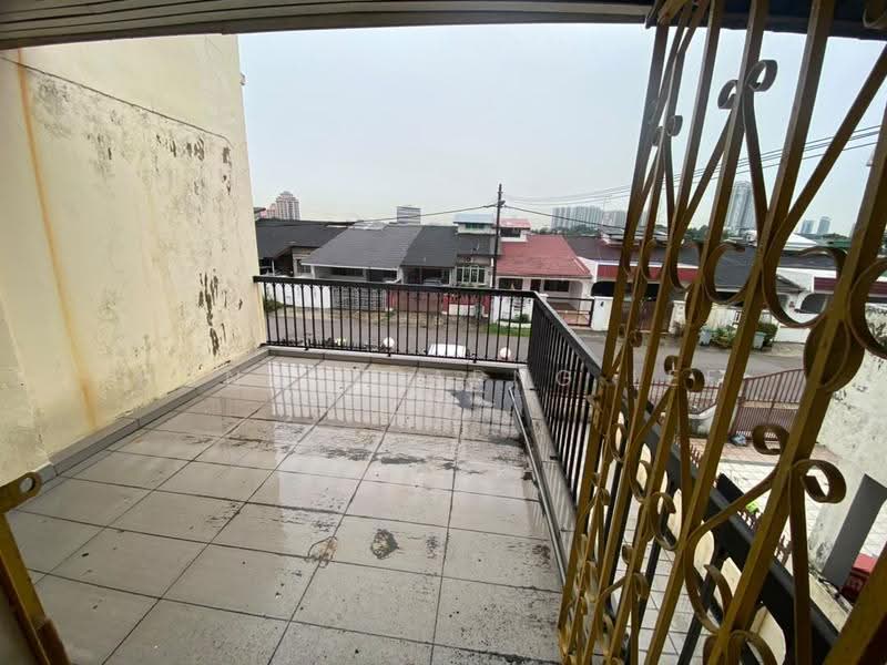 Rumah Teres 2-Tingkat untuk Disewa di Johor Bahru (Johor) - Hong Charng Lee - Balcony - PropertyGuru.com.my