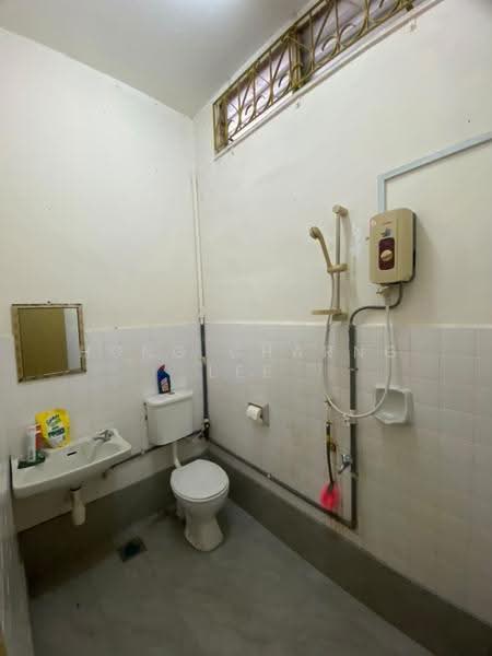 Rumah Teres 2-Tingkat untuk Disewa di Johor Bahru (Johor) - Hong Charng Lee - Bathroom - PropertyGuru.com.my