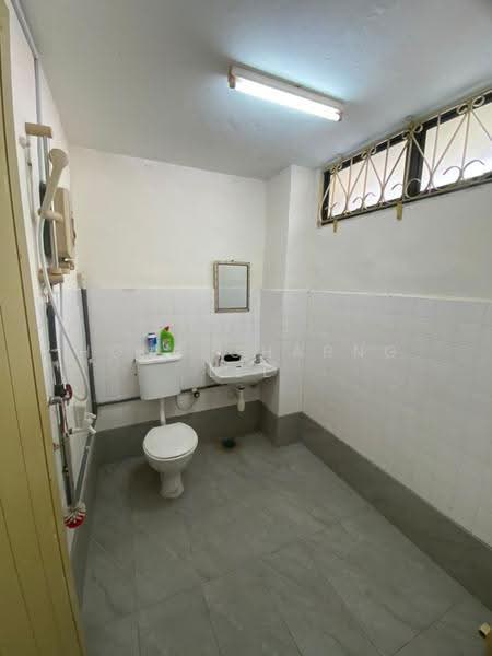 Rumah Teres 2-Tingkat untuk Disewa di Johor Bahru (Johor) - Hong Charng Lee - Bathroom - PropertyGuru.com.my