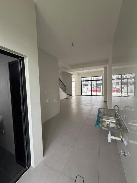 2-storey Terraced House for Sale in Taman Mount Austin (Tebrau) - Wan Ning - Kitchen - PropertyGuru.com.my