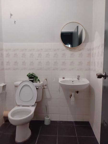 2-storey Terraced House for Rent in Bandar Kinrara Seksyen 1 (Bandar Kinrara) - Yi Jun - Bathroom - PropertyGuru.com.my