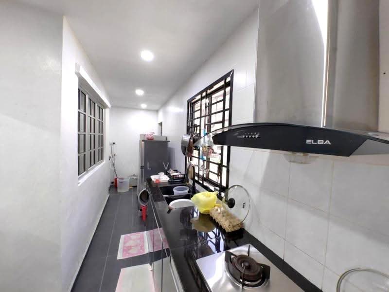 2-storey Terraced House for Sale in Bandar Putra Kulai (Kulai) - Calvin Lee - Kitchen - PropertyGuru.com.my