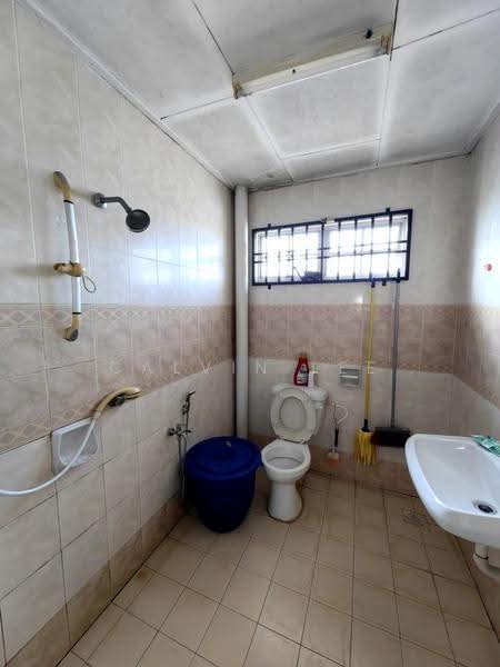 2-storey Terraced House for Sale in Bandar Putra Kulai (Kulai) - Calvin Lee - Bathroom - PropertyGuru.com.my
