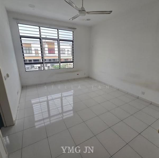 2-storey Terraced House for Rent in Setia Alam (Selangor) - Stella Tan - Living Room - PropertyGuru.com.my