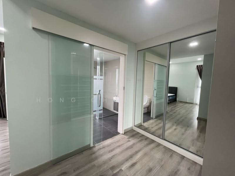 Service Residence for Rent at Southkey Mosaic - Hong Charng Lee - Bathroom - PropertyGuru.com.my