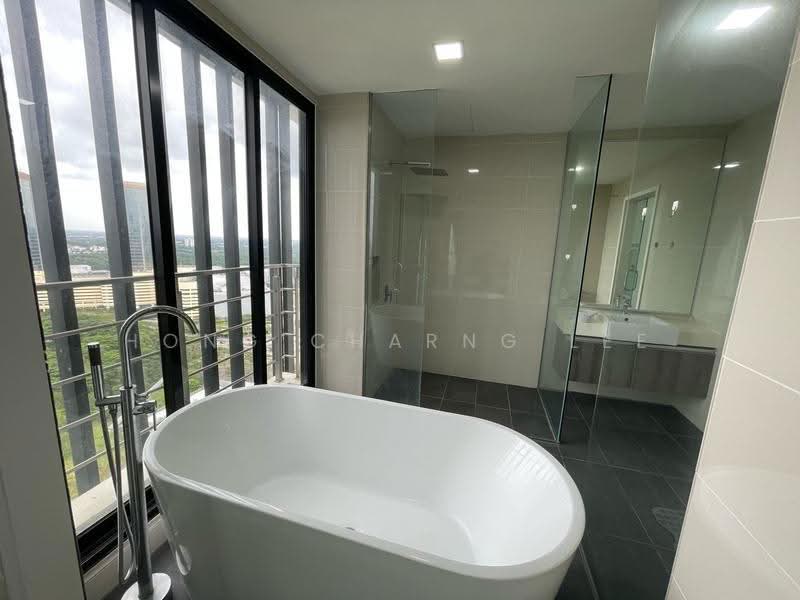 Service Residence for Rent at Southkey Mosaic - Hong Charng Lee - Bathroom - PropertyGuru.com.my