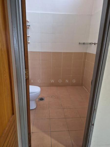 2-storey Terraced House for Sale in Taman Overseas Union (Taman Oug) (Jalan Klang Lama (Old Klang Road)) - KC Wong - Bathroom - PropertyGuru.com.my
