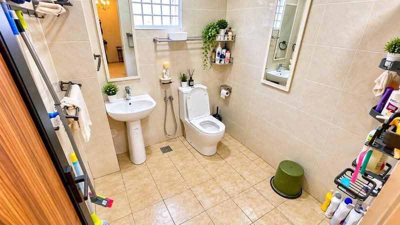 2-storey Terraced House for Sale in Petaling Jaya (Selangor) - Norafian SMH - Bathroom - PropertyGuru.com.my