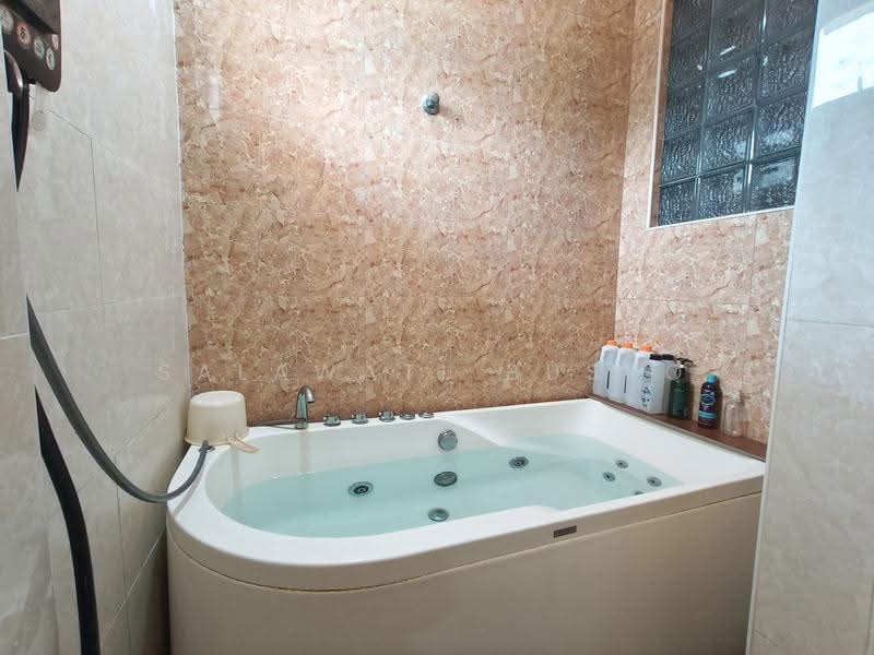 Rumah Teres 2-Tingkat untuk Dijual di Taman Sri Andalas (Klang) - Salawati Busro - Bathroom - PropertyGuru.com.my